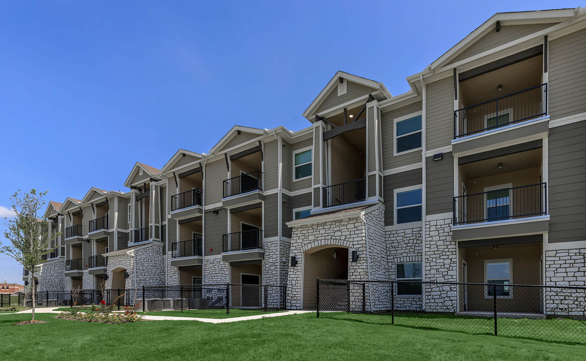 Apartments In Helotes